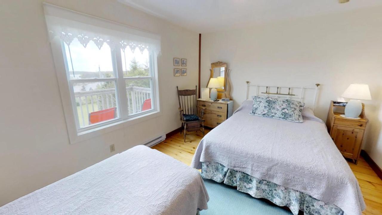 Bayview Pines Country Inn B&B Махоун Бей Екстериор снимка