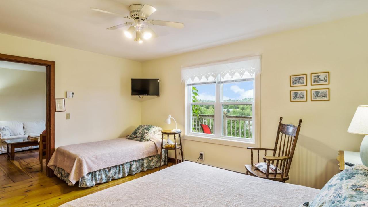 Bayview Pines Country Inn B&B Махоун Бей Екстериор снимка