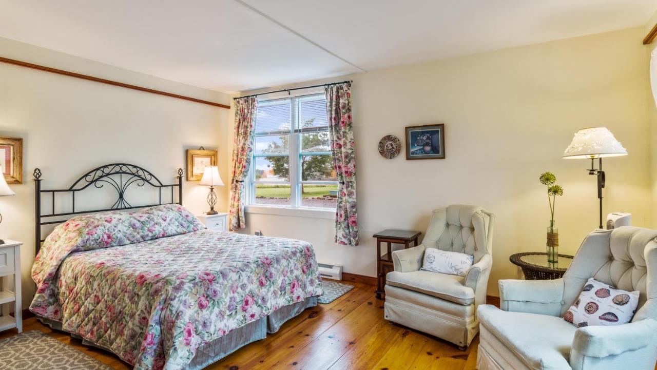 Bayview Pines Country Inn B&B Махоун Бей Екстериор снимка