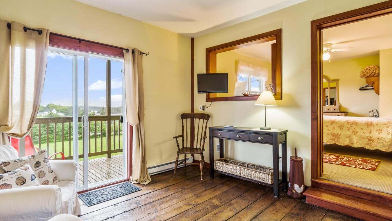 Bayview Pines Country Inn B&B Махоун Бей Екстериор снимка