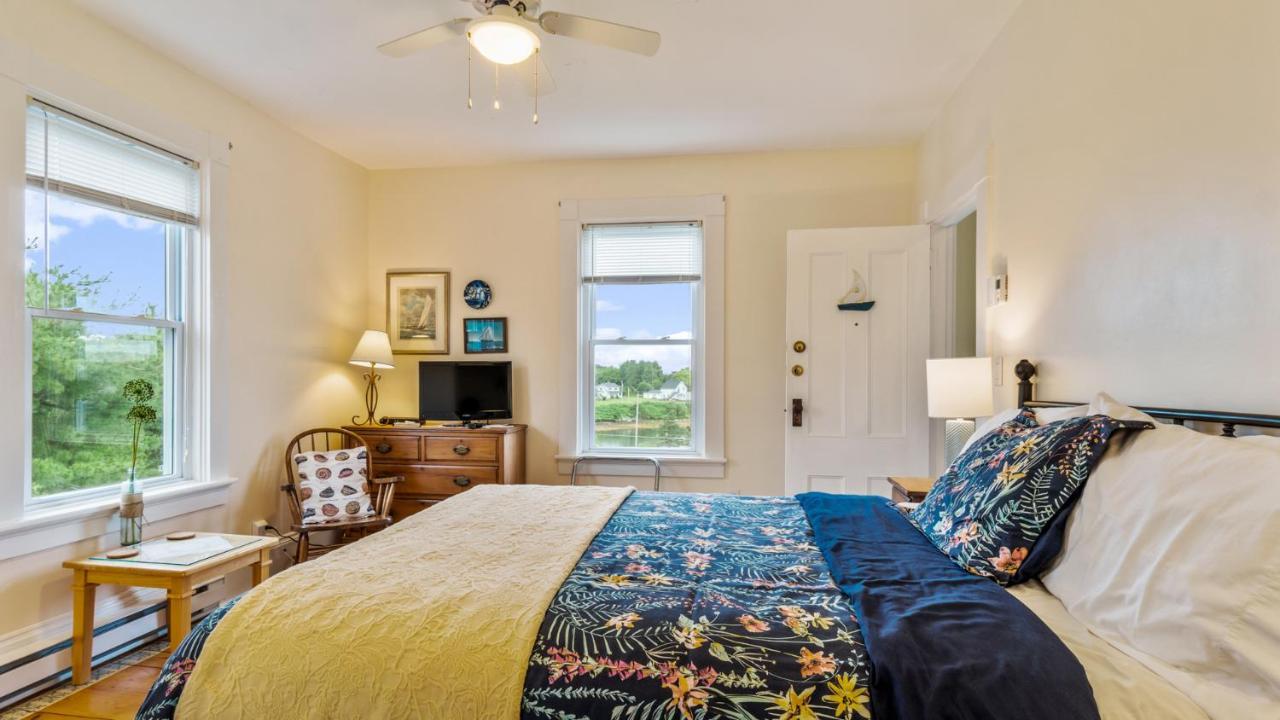Bayview Pines Country Inn B&B Махоун Бей Екстериор снимка
