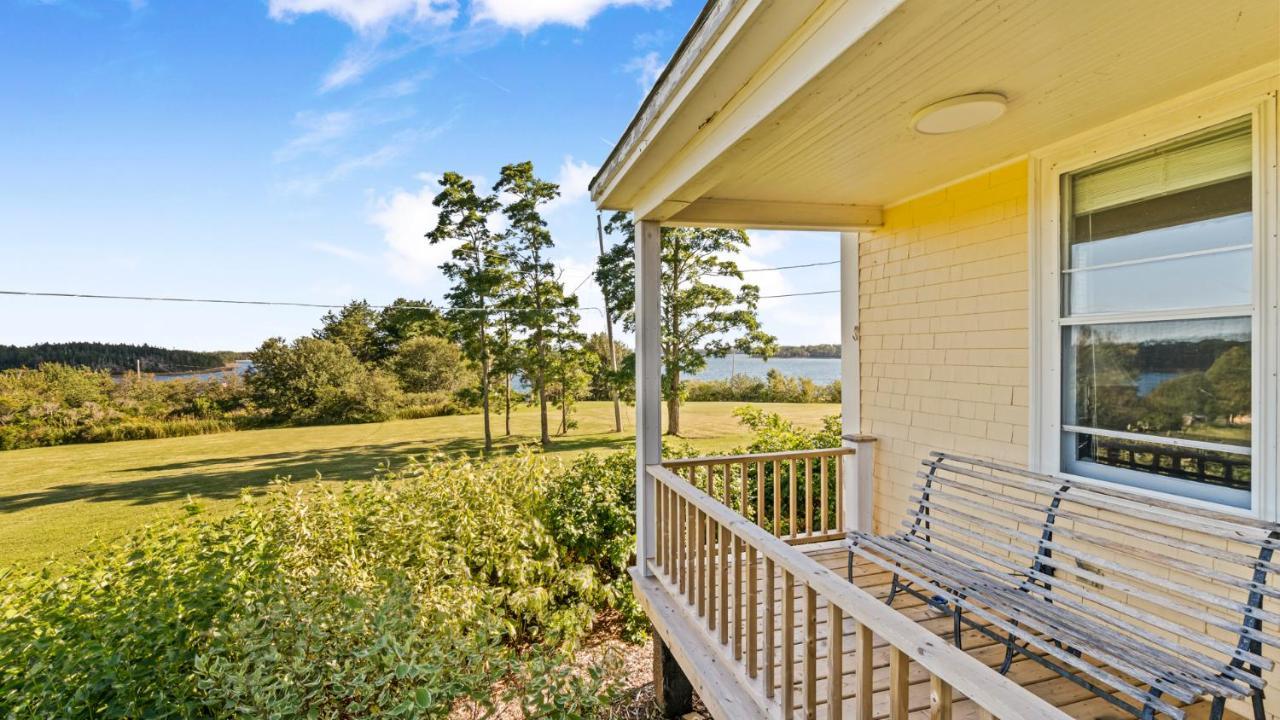 Bayview Pines Country Inn B&B Махоун Бей Екстериор снимка