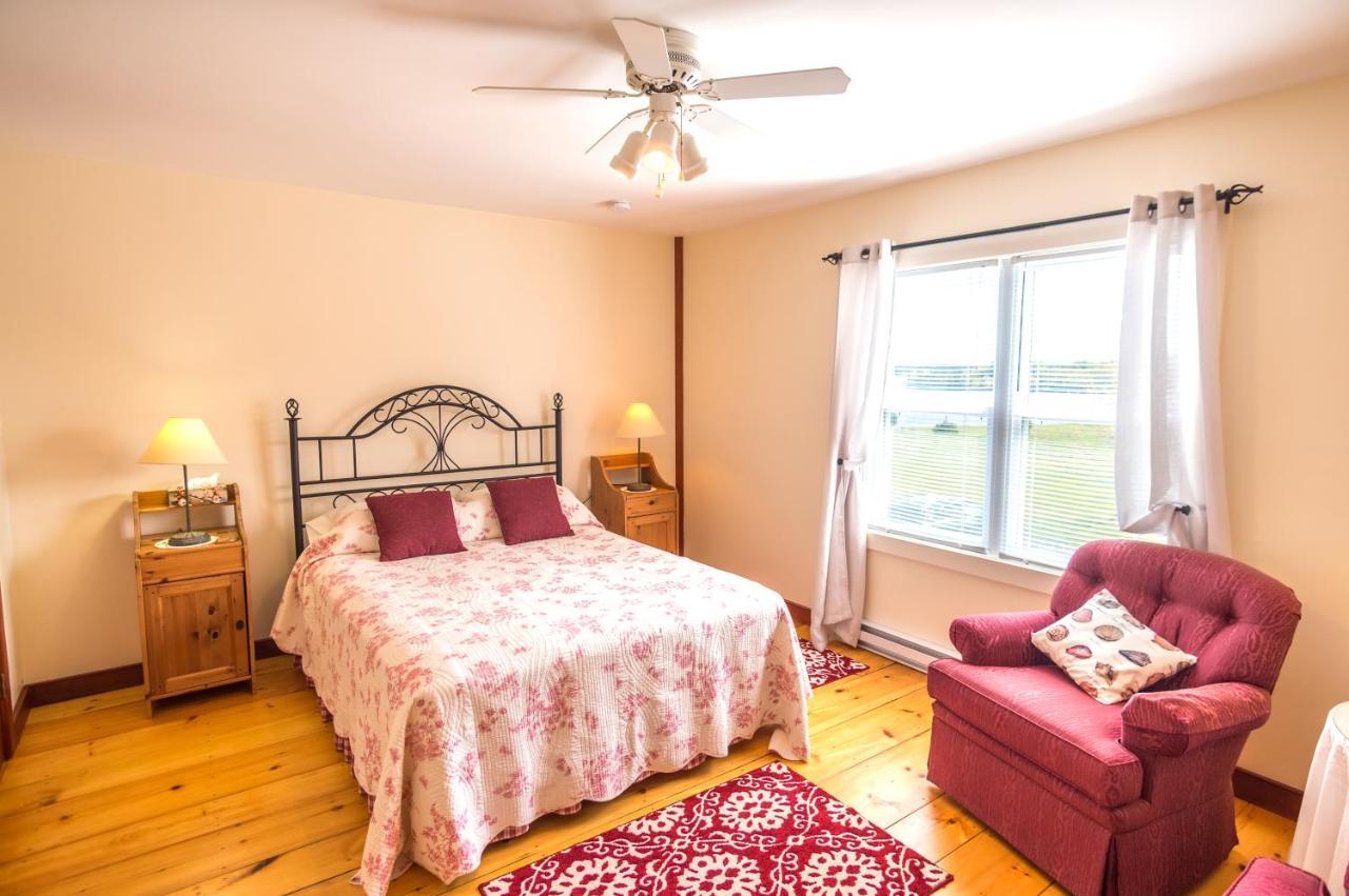 Bayview Pines Country Inn B&B Махоун Бей Екстериор снимка