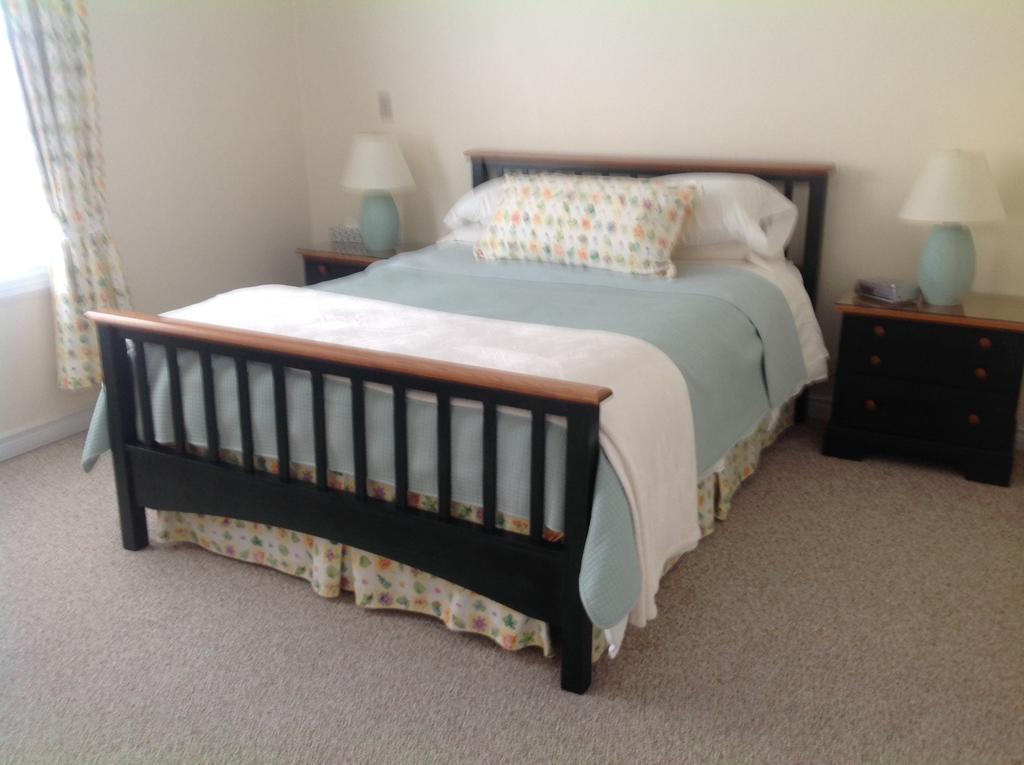 Bayview Pines Country Inn B&B Махоун Бей Екстериор снимка