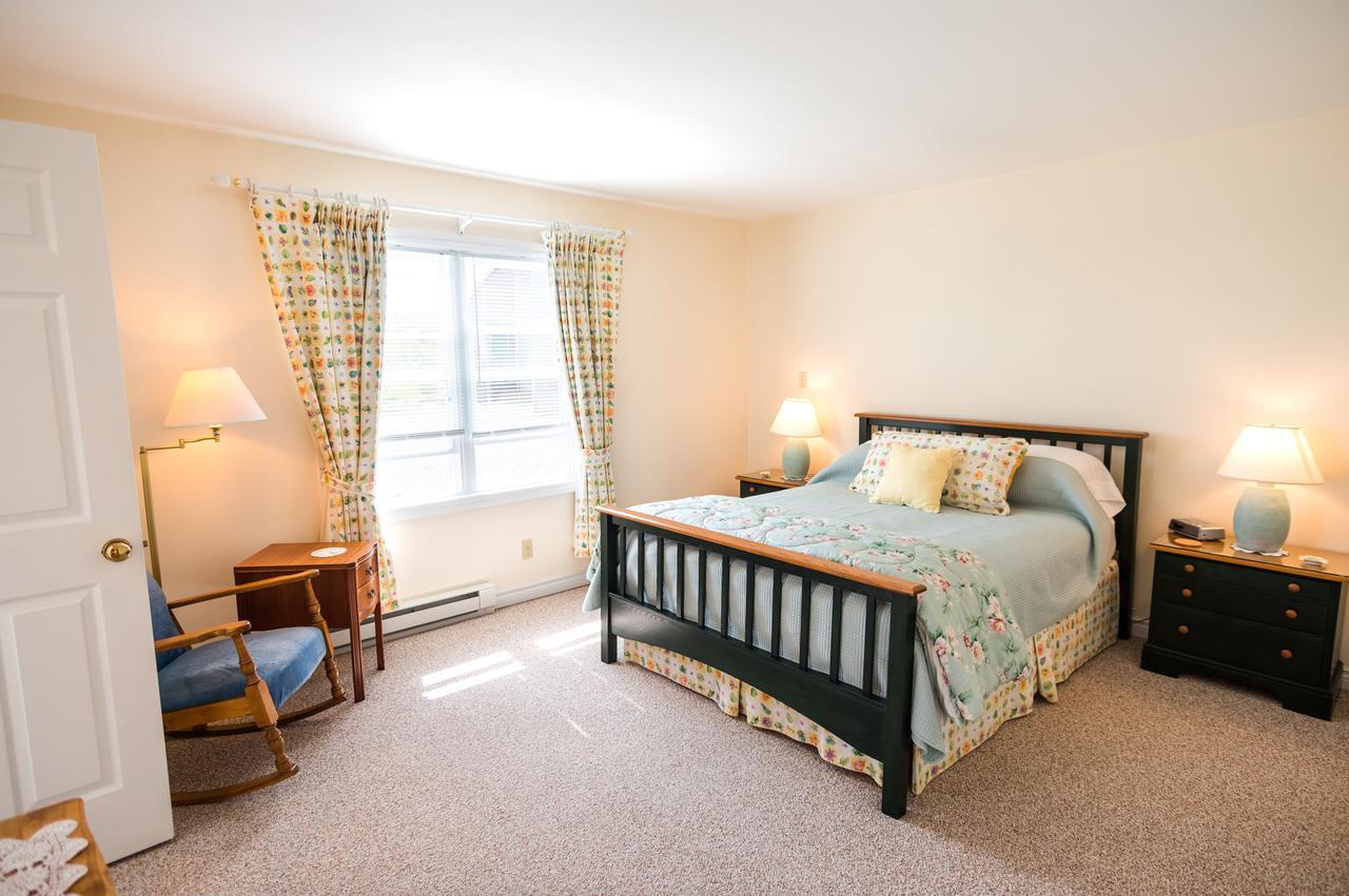 Bayview Pines Country Inn B&B Махоун Бей Екстериор снимка