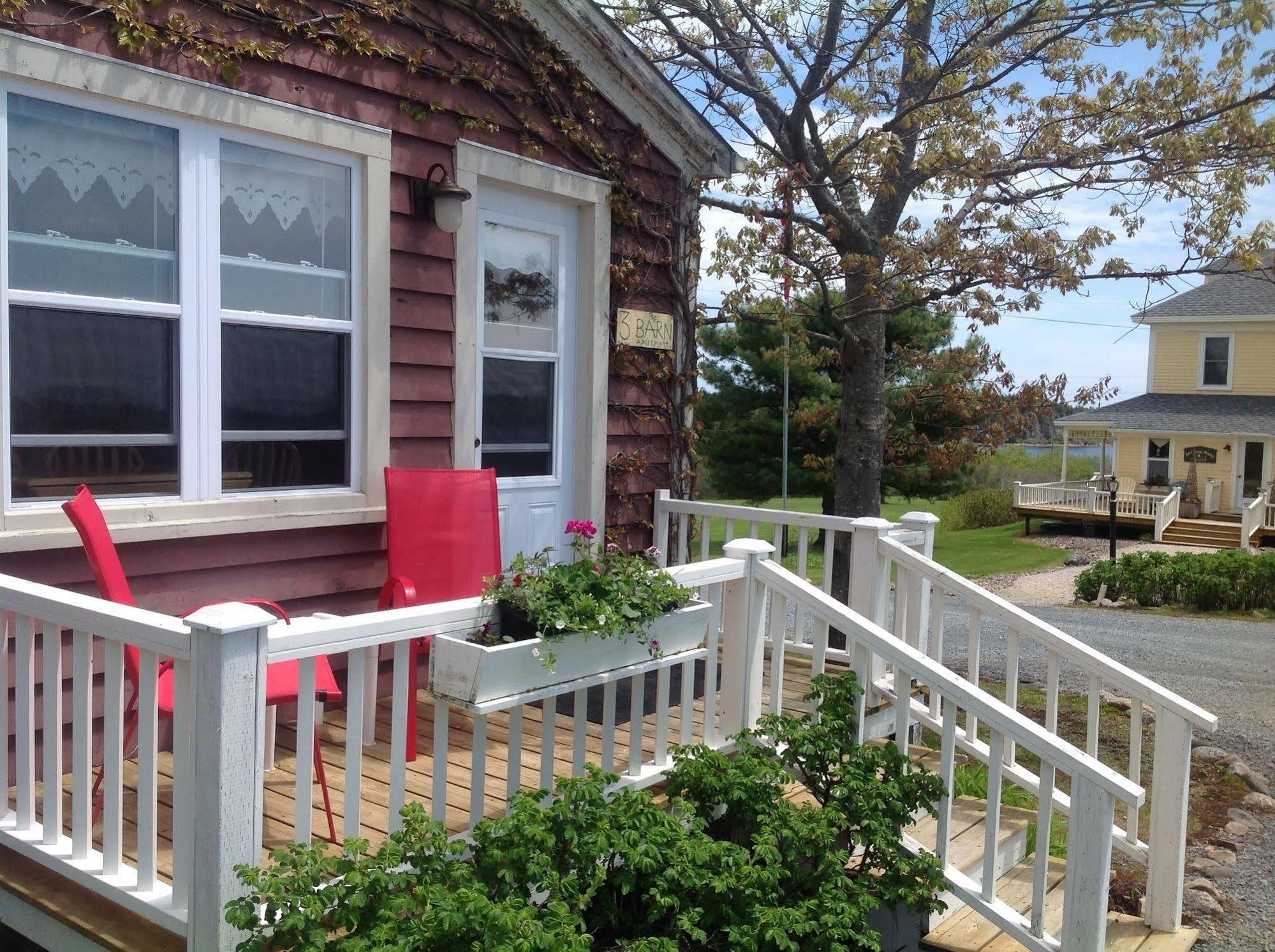 Bayview Pines Country Inn B&B Махоун Бей Екстериор снимка