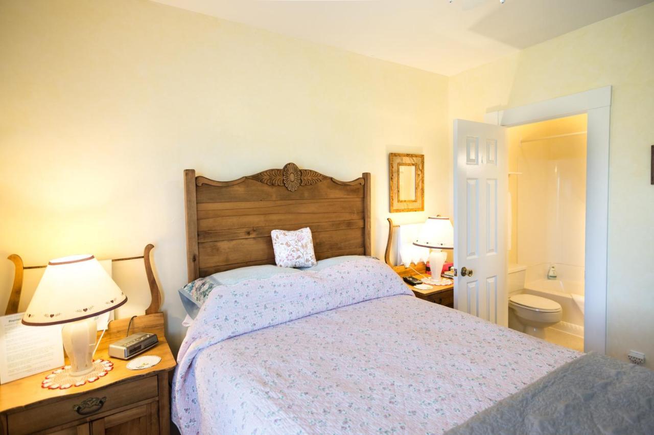 Bayview Pines Country Inn B&B Махоун Бей Екстериор снимка